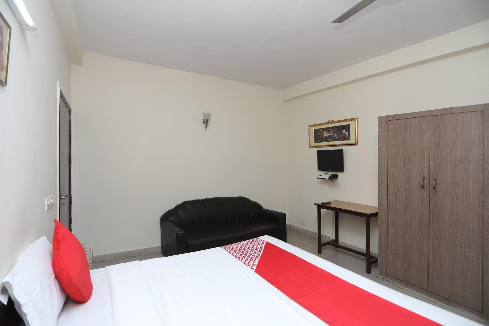 OYO 14454 セレブレーション BnB ホーム デリー エクステリア 写真
